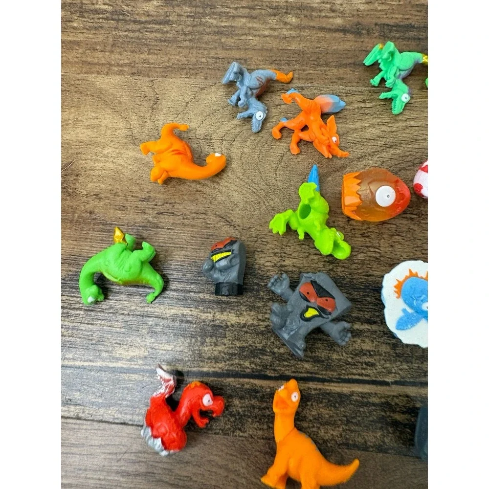 Lot Of Zuru Smashers Mini Figure Lot Squish Squishy Soccer Surfboard Dinosaurs